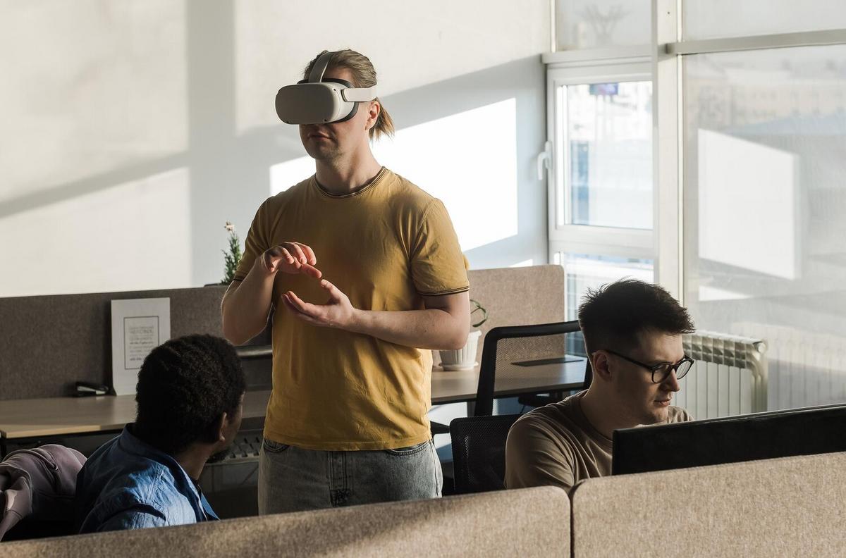 The Role of Virtual Reality in Modern Classrooms