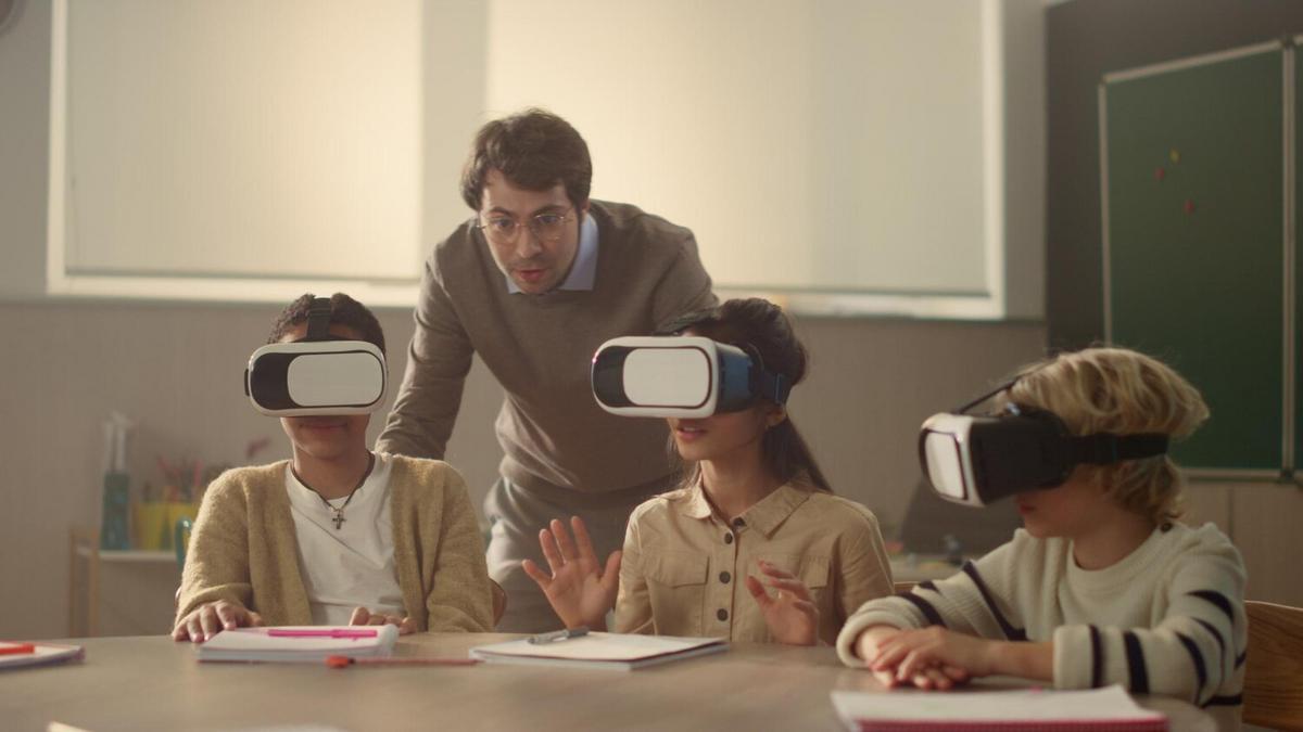 How Augmented Reality is Enhancing STEM Education