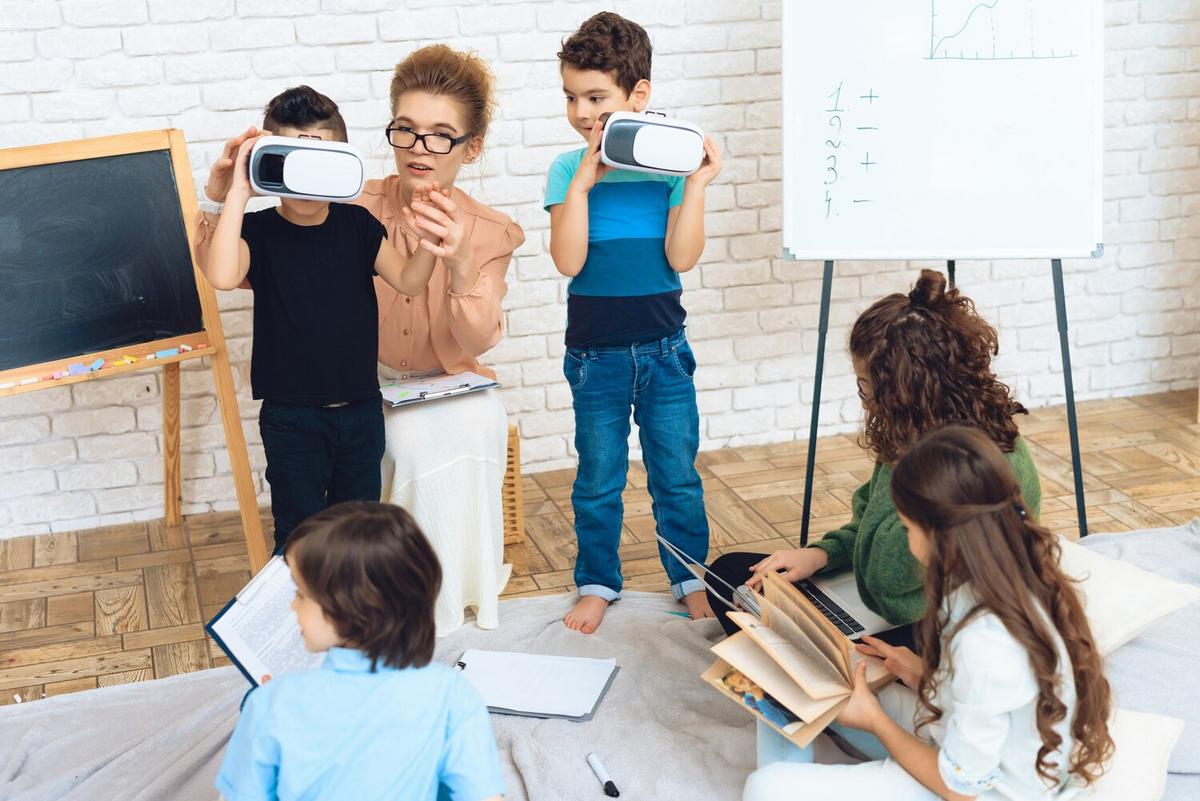 Flipped Classrooms: A New Paradigm in Education